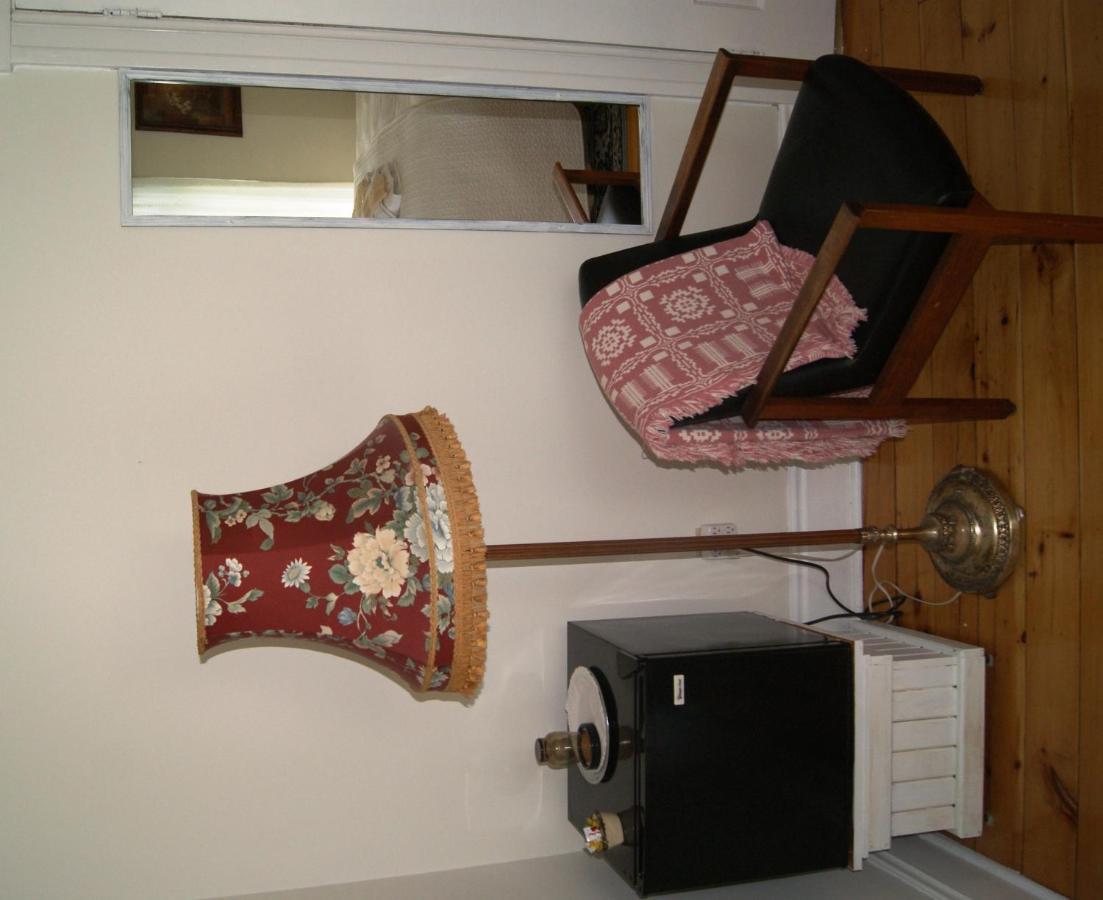 Ye Olde Walkerville Bed & Breakfast วินด์เซอร์ ภายนอก รูปภาพ