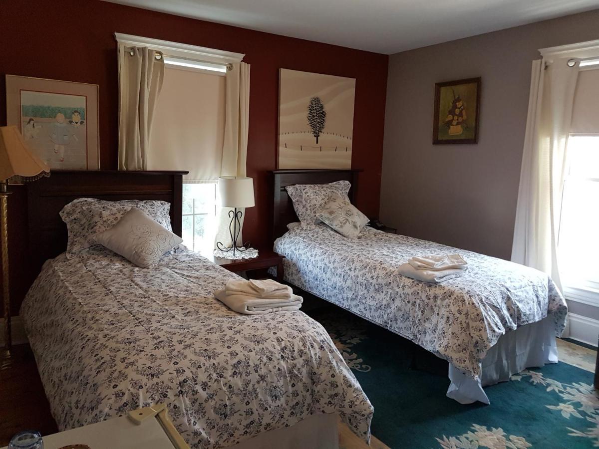 Ye Olde Walkerville Bed & Breakfast วินด์เซอร์ ภายนอก รูปภาพ