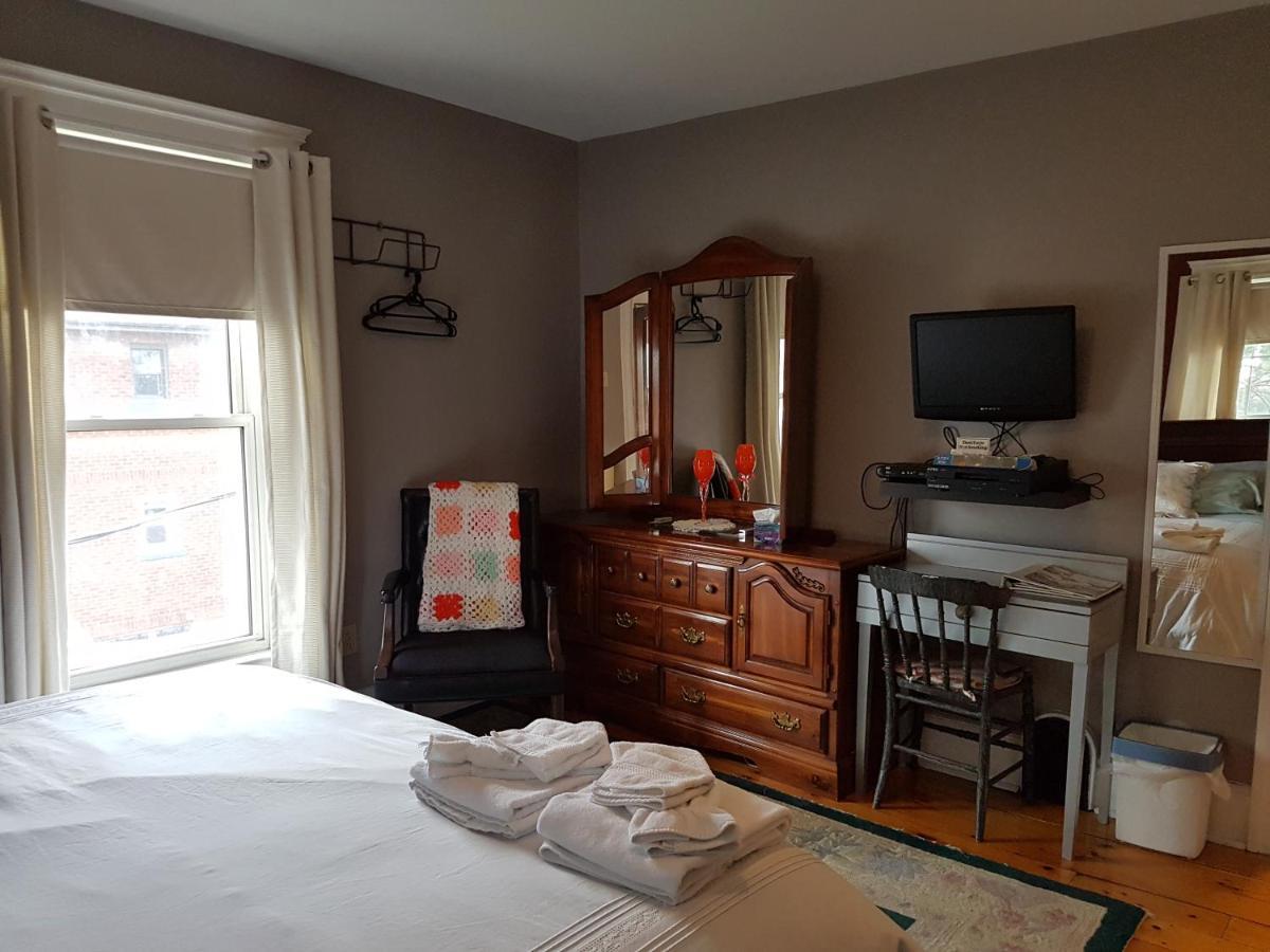 Ye Olde Walkerville Bed & Breakfast วินด์เซอร์ ภายนอก รูปภาพ