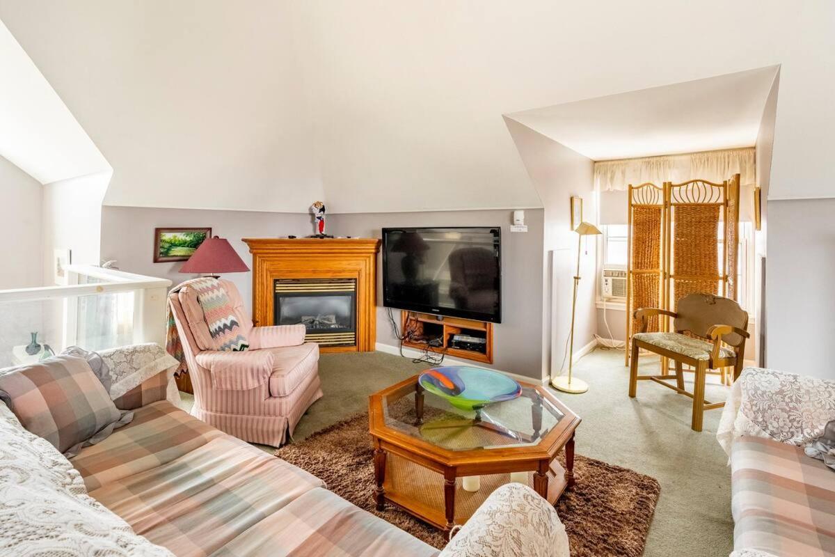 Ye Olde Walkerville Bed & Breakfast วินด์เซอร์ ภายนอก รูปภาพ