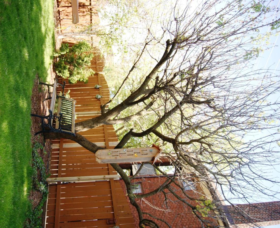 Ye Olde Walkerville Bed & Breakfast วินด์เซอร์ ภายนอก รูปภาพ