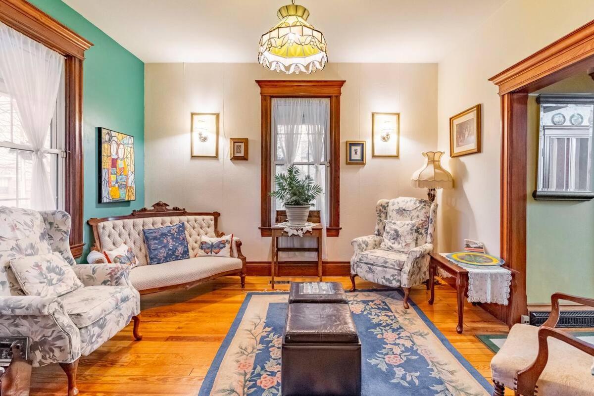 Ye Olde Walkerville Bed & Breakfast วินด์เซอร์ ภายนอก รูปภาพ