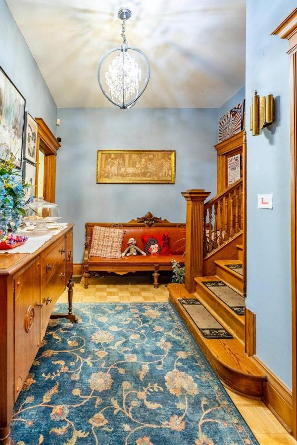 Ye Olde Walkerville Bed & Breakfast วินด์เซอร์ ภายนอก รูปภาพ