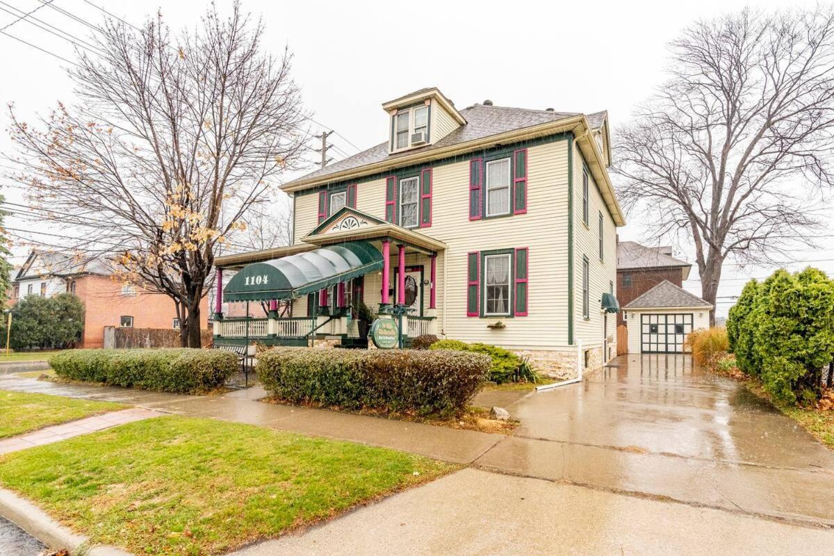 Ye Olde Walkerville Bed & Breakfast วินด์เซอร์ ภายนอก รูปภาพ