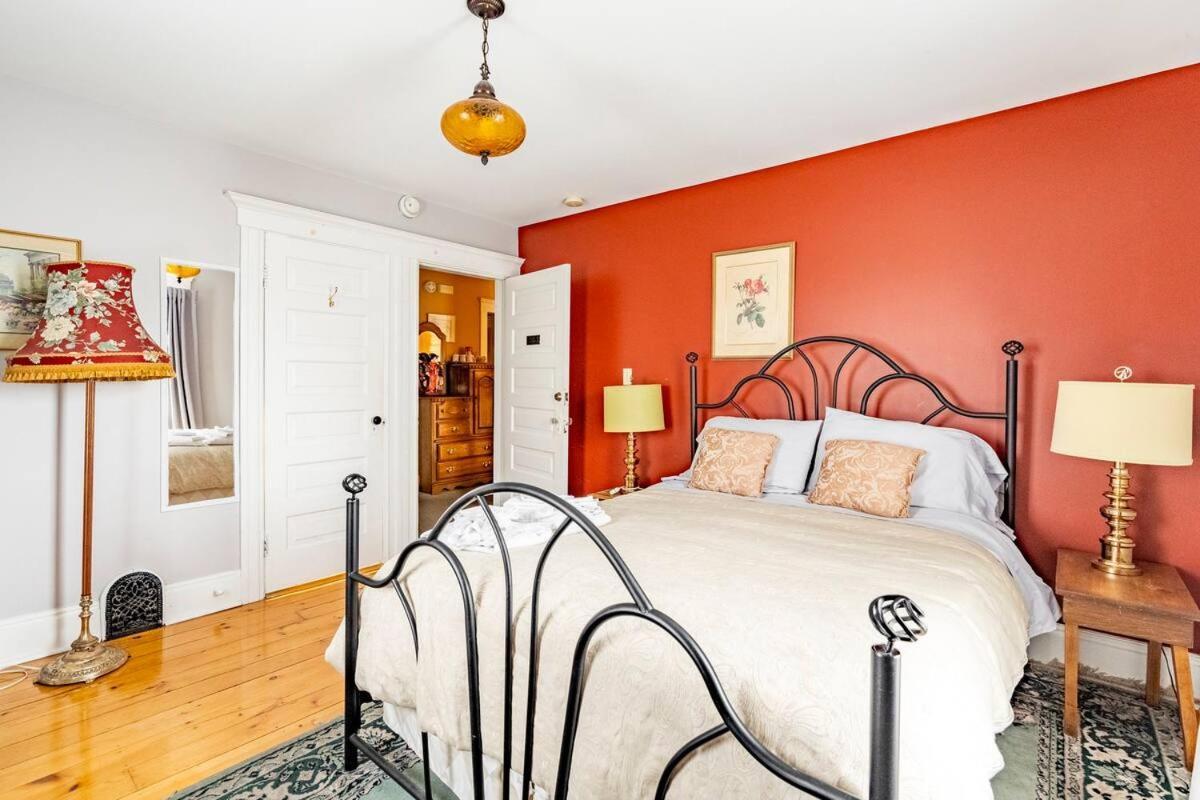 Ye Olde Walkerville Bed & Breakfast วินด์เซอร์ ภายนอก รูปภาพ