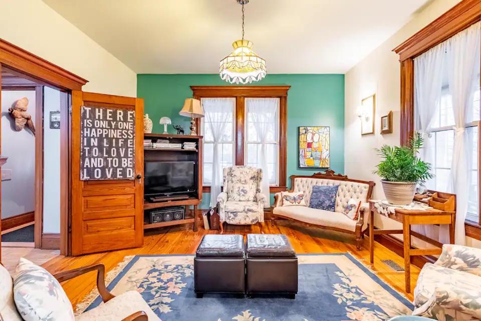 Ye Olde Walkerville Bed & Breakfast วินด์เซอร์ ภายนอก รูปภาพ