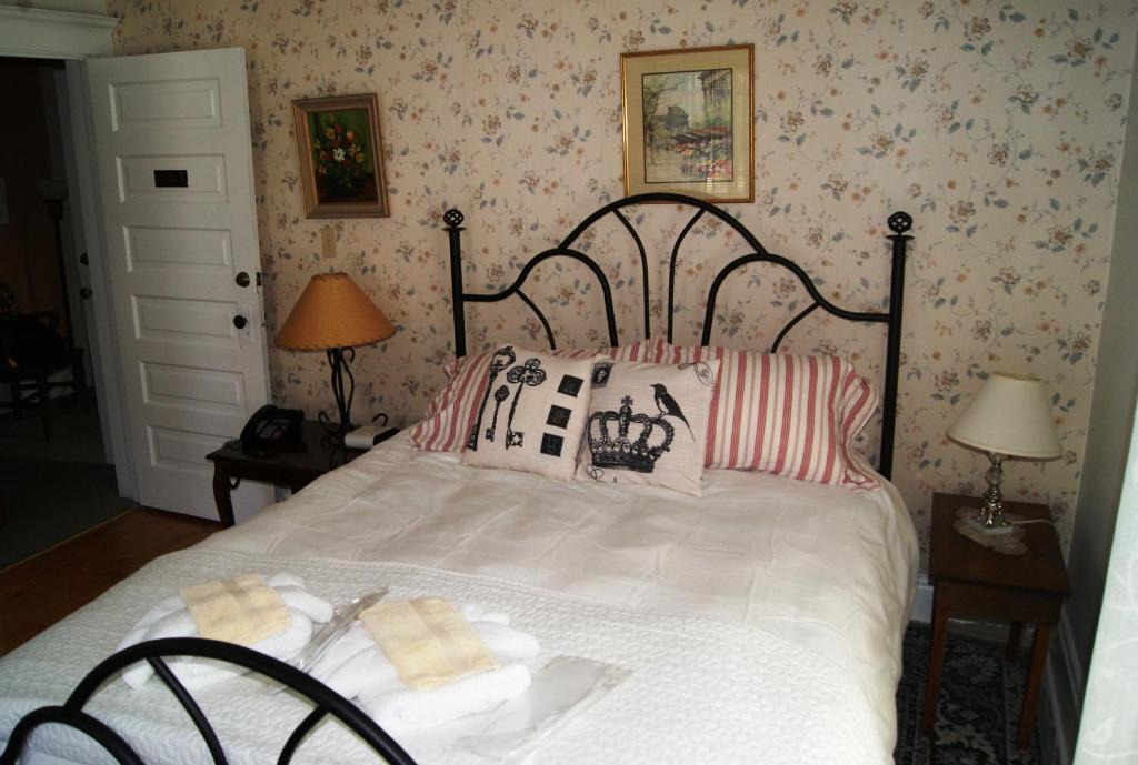 Ye Olde Walkerville Bed & Breakfast วินด์เซอร์ ภายนอก รูปภาพ