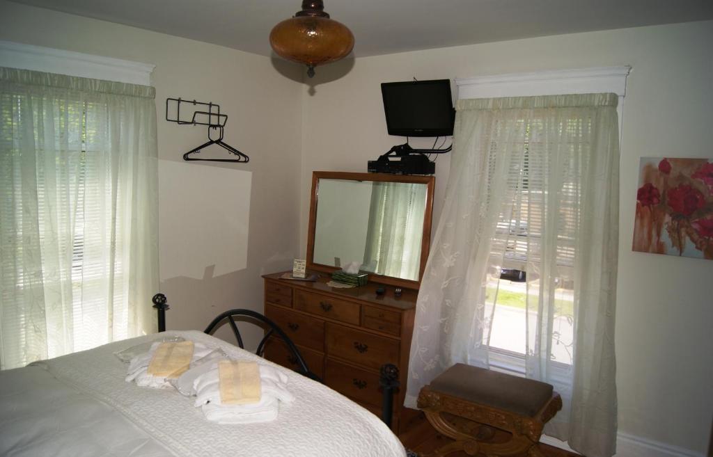 Ye Olde Walkerville Bed & Breakfast วินด์เซอร์ ห้อง รูปภาพ