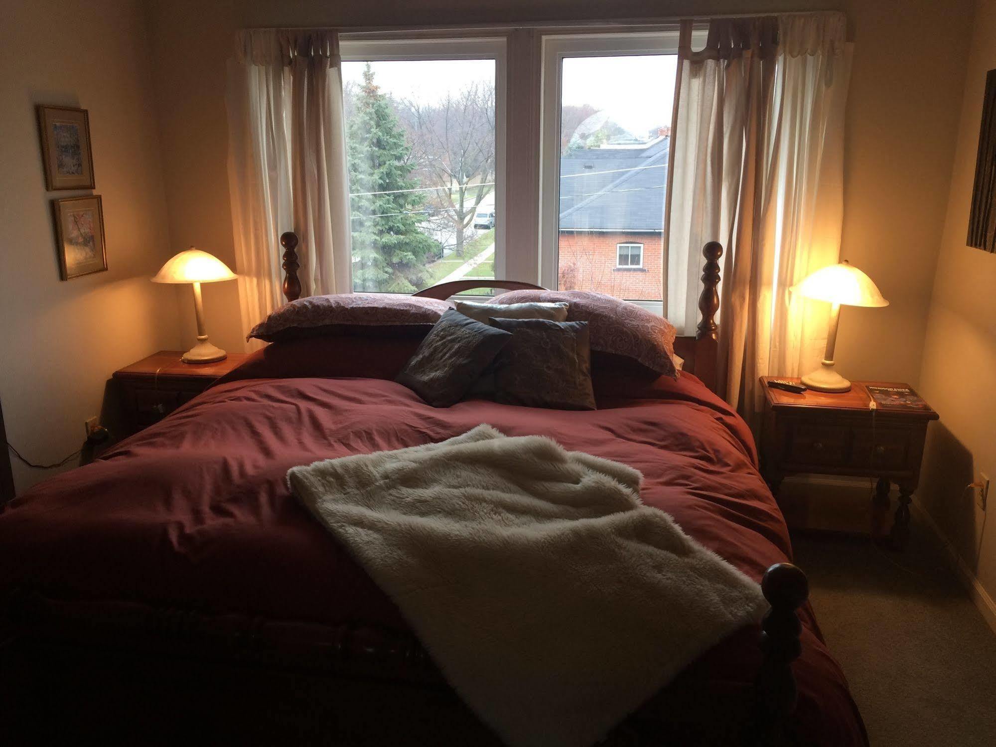 Ye Olde Walkerville Bed & Breakfast วินด์เซอร์ ภายนอก รูปภาพ