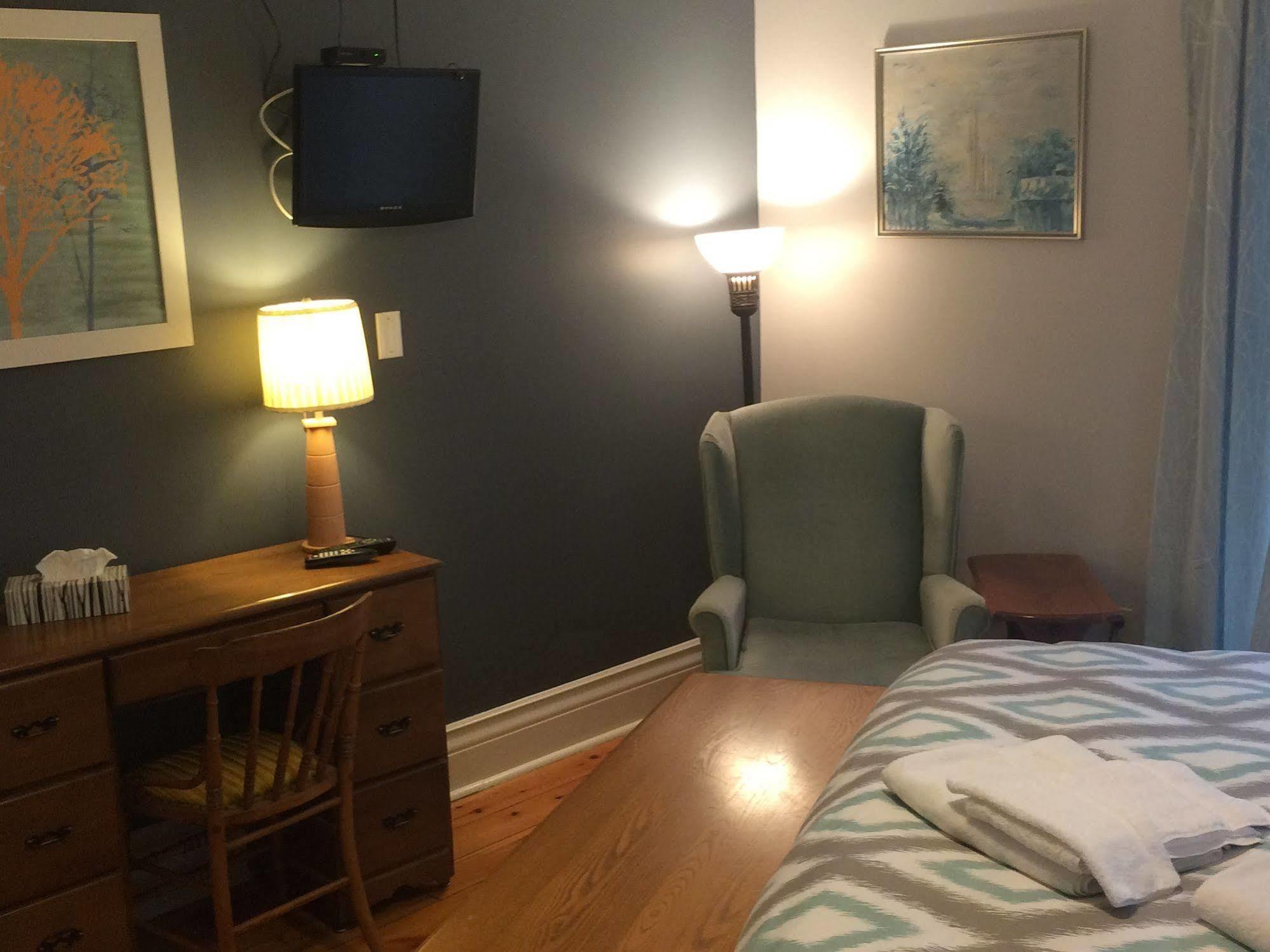 Ye Olde Walkerville Bed & Breakfast วินด์เซอร์ ภายนอก รูปภาพ
