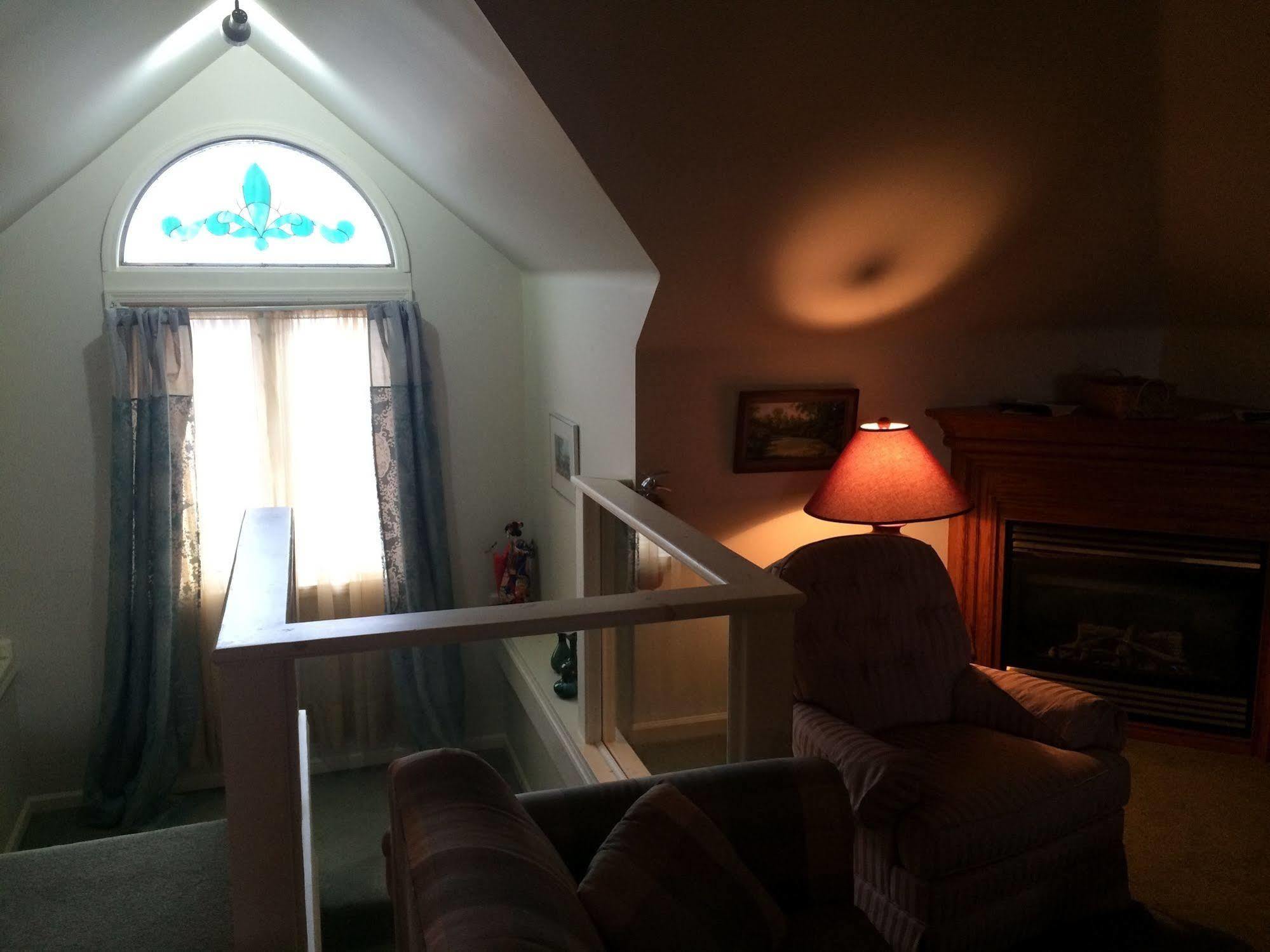 Ye Olde Walkerville Bed & Breakfast วินด์เซอร์ ภายนอก รูปภาพ